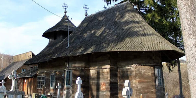 Biserica Sf. Voievozi din Dobreni-Căşăria_edited