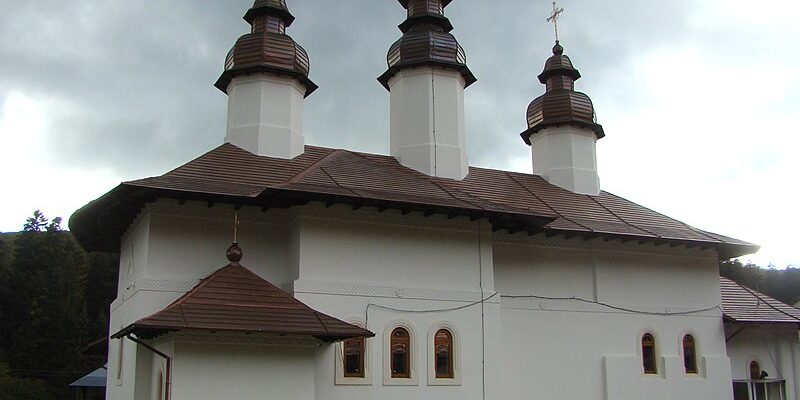 Mănăstirea_Almaș